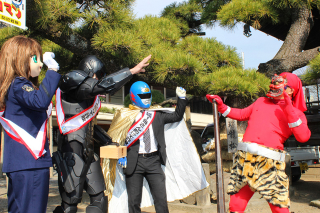 Illustration for article titled RoboCop Is Throwing Beans at People in Tokyo